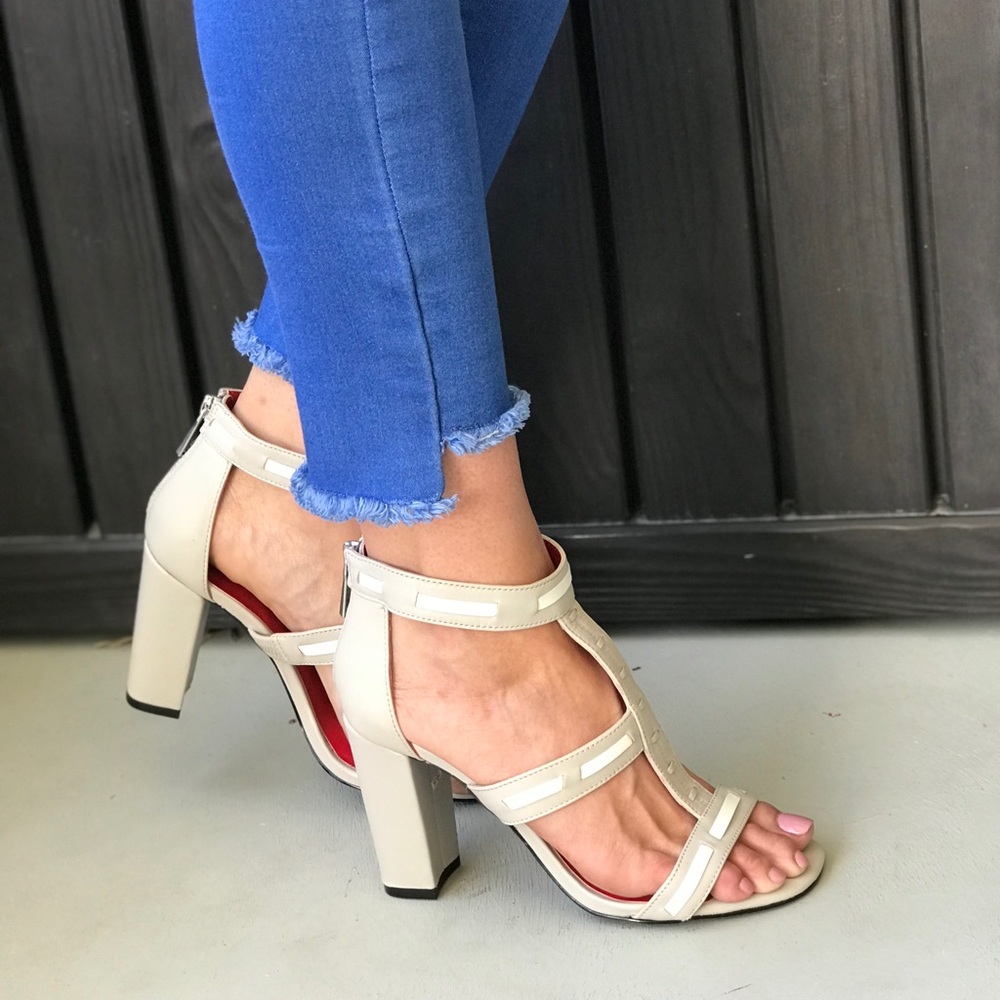 NIB Ivory Paris T Strap Leather Block Heel Pumps - Picture 3 of 6